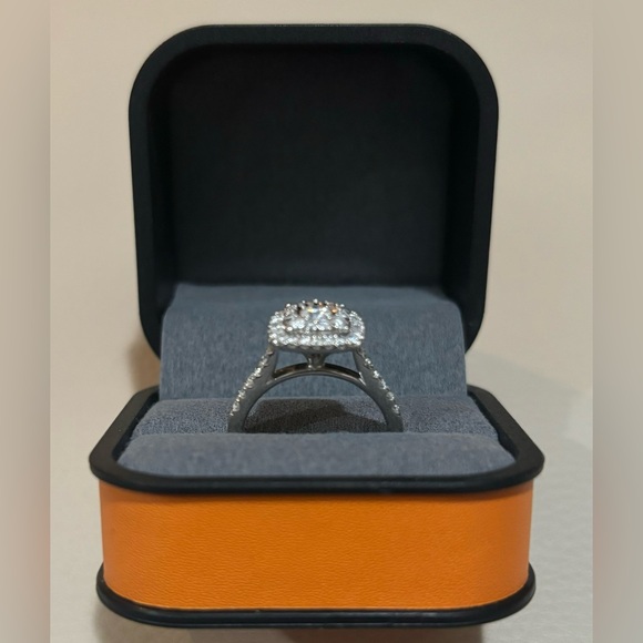 10K White Gold 1 carat Diamond Ring Set - Picture 3 of 10